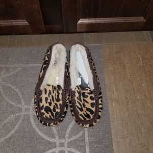 EUC Ugg lepoard slippers